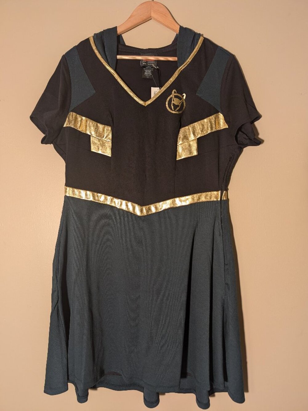 Loki Hooded Dress - Her Universe - Picture 2 of 8